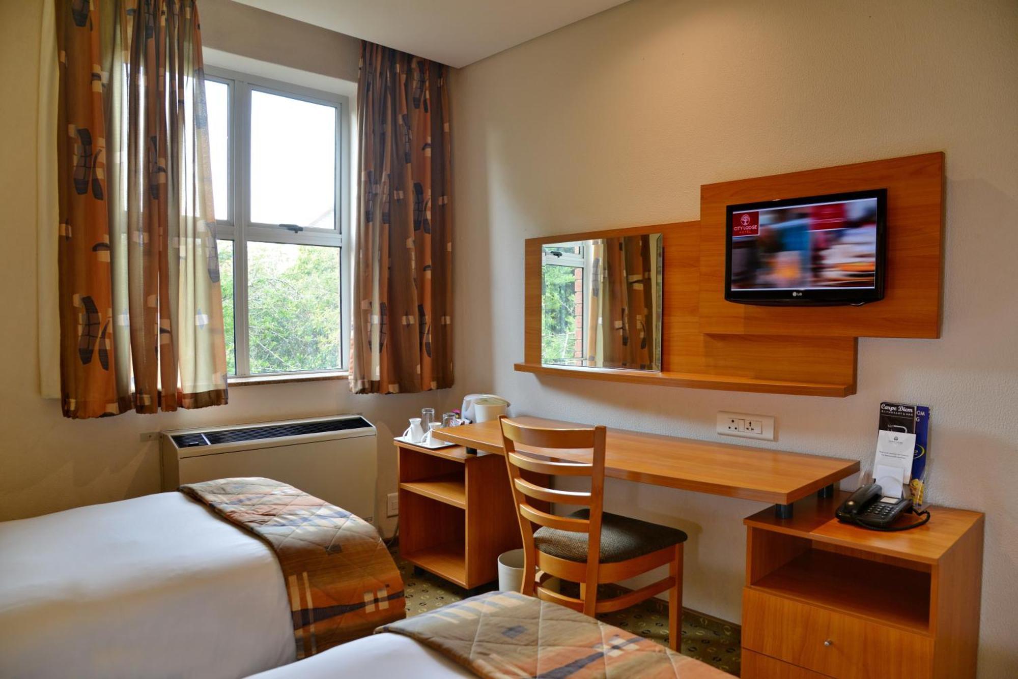 Road Lodge Sandton Johannesburg Room photo