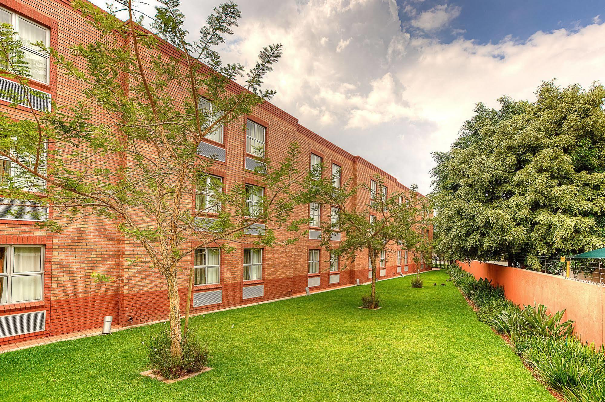 Road Lodge Sandton Johannesburg Exterior photo